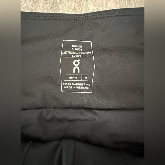 On Running Men's Lightweight Shorts Lumos - Picture 3 of 7